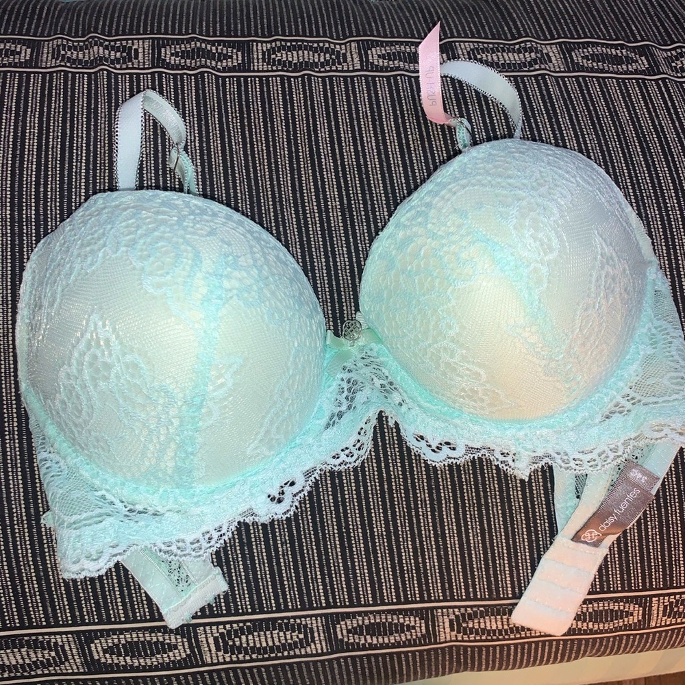 Sea foam lace push up bra in size 34c